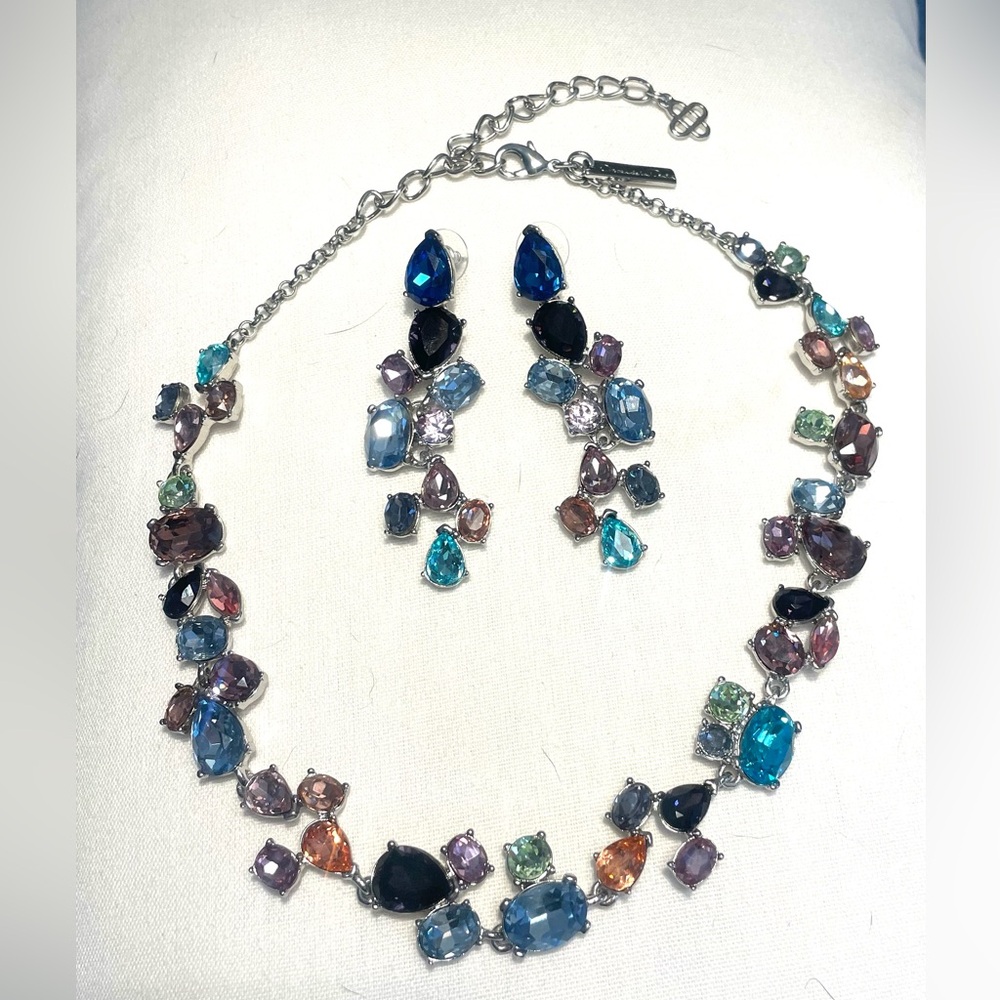 Oscar de la renta earring and necklace set